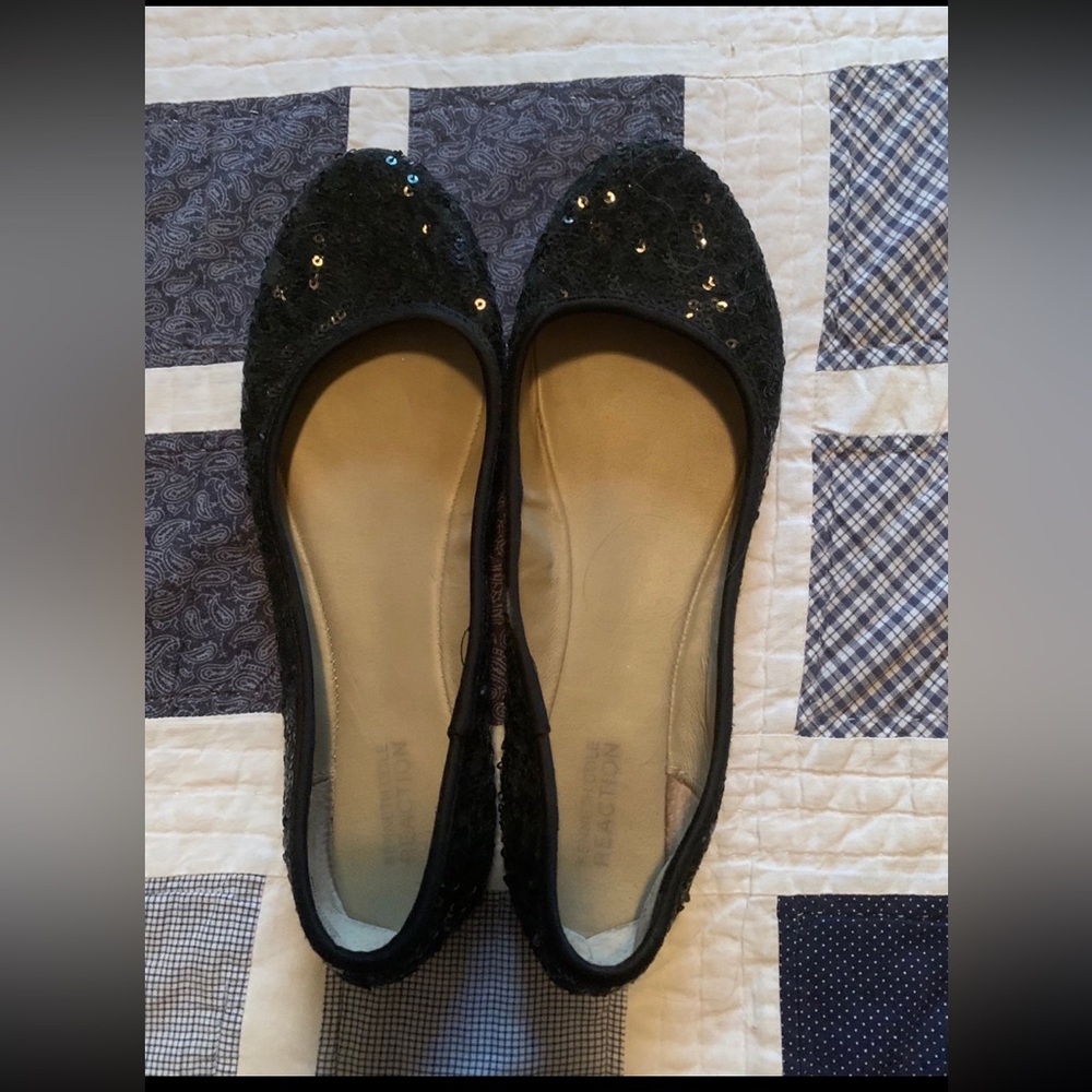Women’s flats.